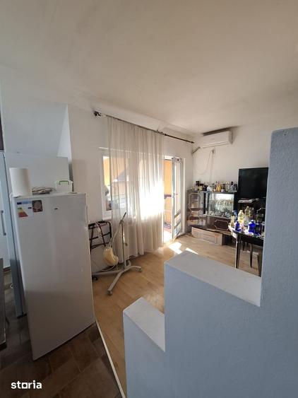 Apartament cu 2 camere decomandat în Podu Roș