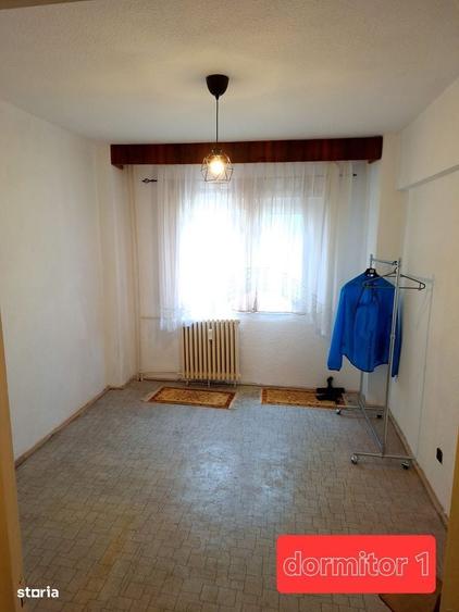 Apartament cu 3 camere decomandat în Trivale