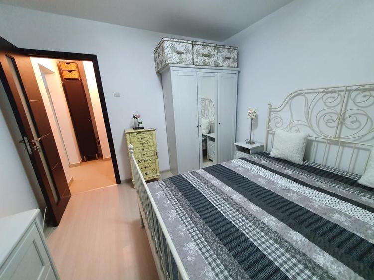 Apartament cu 2 camere decomandat în Ozana