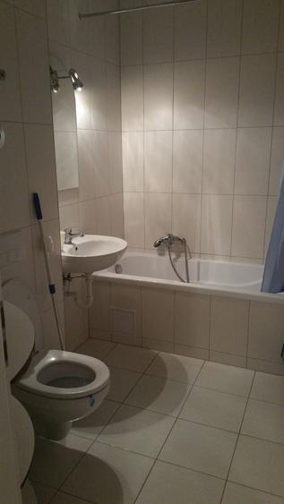 Garsonieră decomandată în Sud