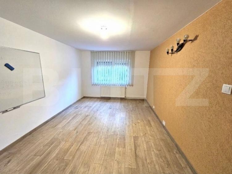 Apartament cu 2 camere decomandat în Tractorul