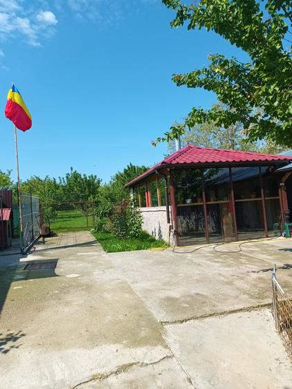 Casă cu 3 camere în Tunari