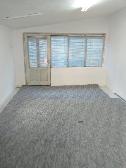 Casă individuală cu 5 camere cu Teren 229 Mp în Central