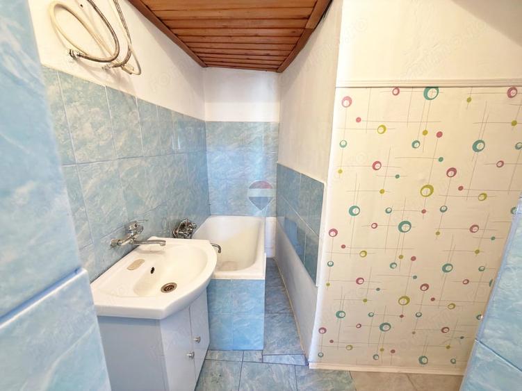 Apartament cu 2 camere semidecomandat în Drăgășani