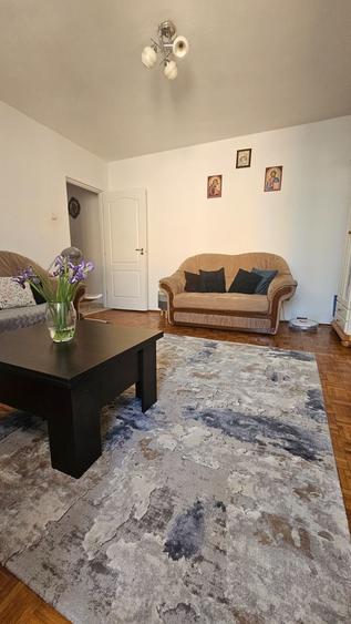 Apartament cu 4 camere nedecomandat în Central
