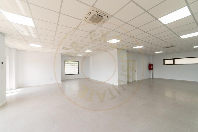 Spațiu comercial, de 110 mp, în Războieni