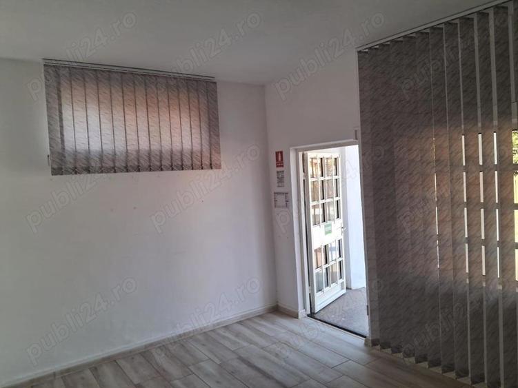 Spațiu comercial, de 40 mp, în Central