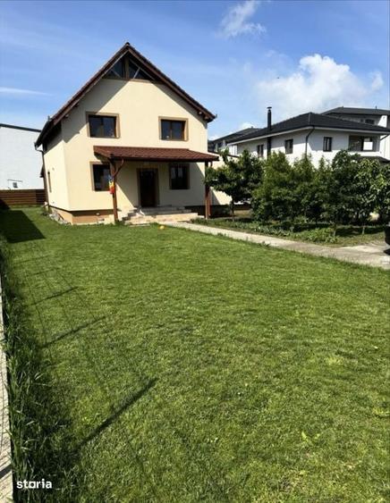 Casă cu 4 camere în Sânnicoară