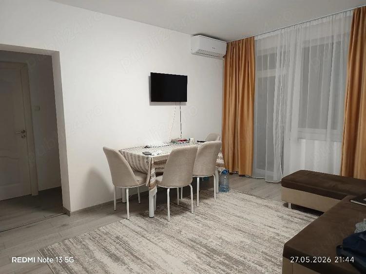 Apartament cu 3 camere semidecomandat în Central
