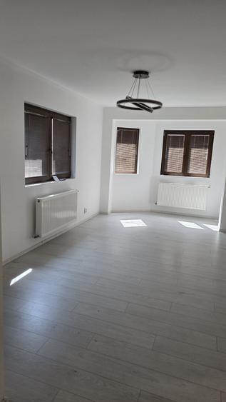 Casă cu 4 camere cu Teren 50 Mp în Ultracentral