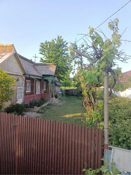 Casă cu Teren 1171 Mp în Bodești
