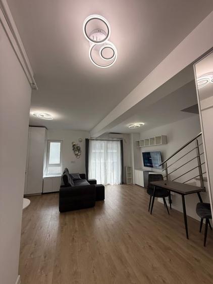 Apartament cu 3 camere semidecomandat, mobilat în Parcul Carol
