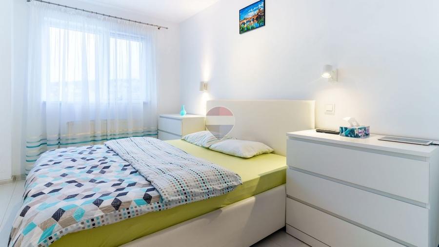 Apartament cu 3 camere semidecomandat, mobilat în Mănăștur
