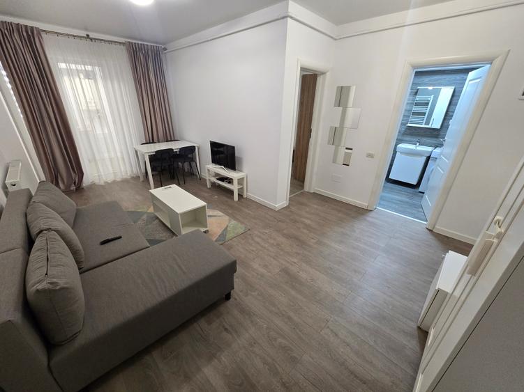Apartament cu 2 camere semidecomandat în 13 Septembrie