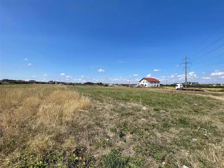 Teren Construcții intravilan de 1391 mp, în Sânmartin
