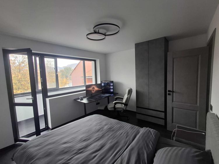 Apartament cu 2 camere decomandat în Petros