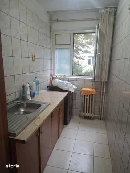 Apartament cu 2 camere nedecomandat în Traian