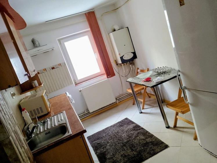 Inchiriez apartament 2 camere decomandat - 8