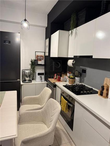 Apartament cu 2 camere semidecomandat, mobilat în Torontalului