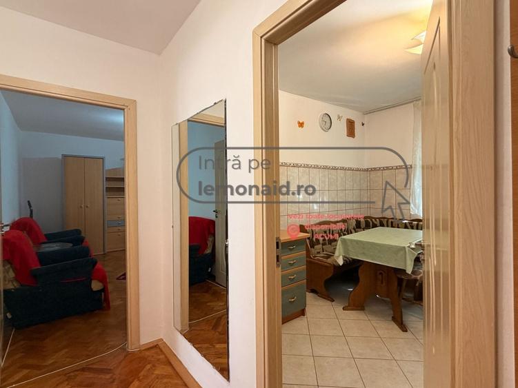 Apartament cu 3 camere decomandat, mobilat în Girocului