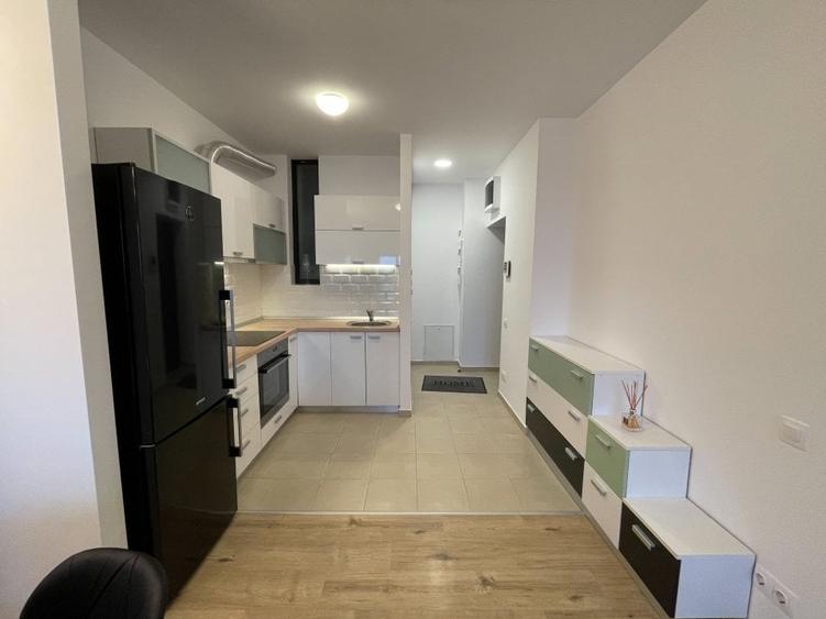 Apartament cu 2 camere semidecomandat în Mihai Bravu