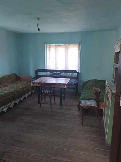Casă cu 3 camere în Densuș