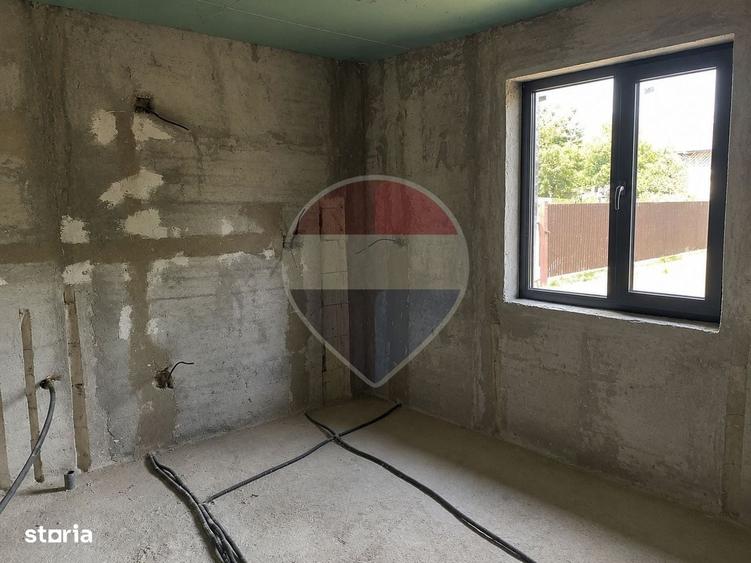 Casă cu 3 camere în Uiești