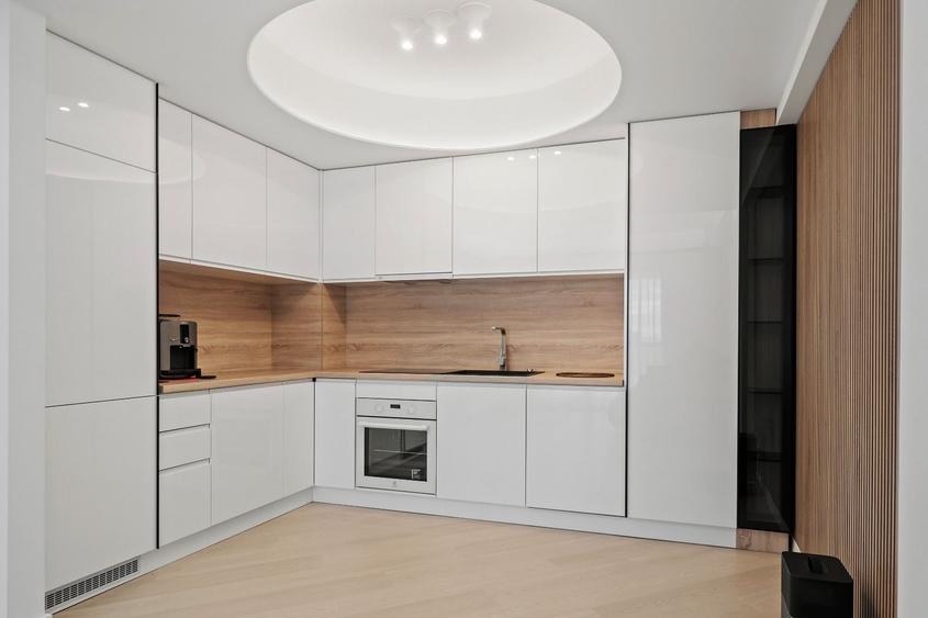 Apartament cu 3 camere decomandat, mobilat în Pipera