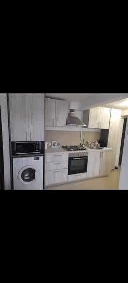 Apartament cu 3 camere semidecomandat, mobilat în Central