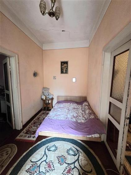 Casă cu 4 camere cu Canalizare în Casa de Cultură
