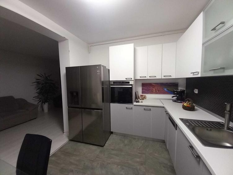 Casă cu 4 camere în Central