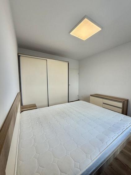 Apartament cu 2 camere de inchiriat in zona Tractoru Coresi Mall cu loc de parcare si aer conditionat, et 1/3 cu lift - 5
