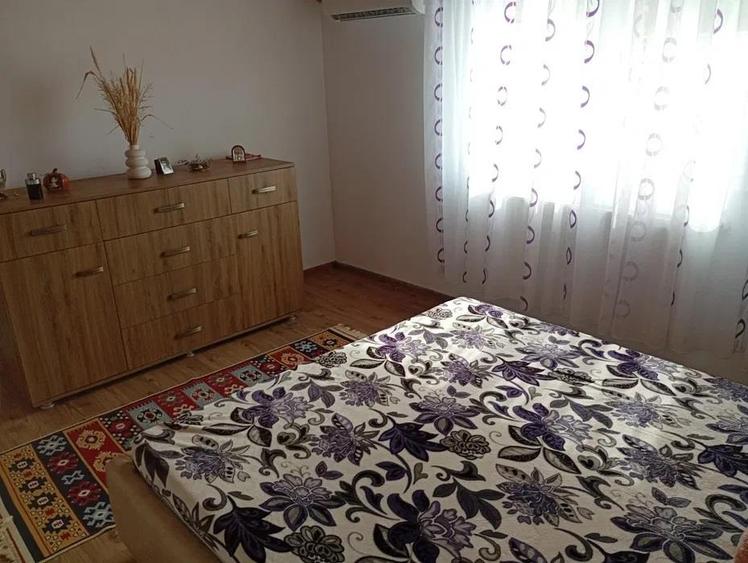 Casă individuală cu 4 camere cu Garaj în Cârlig