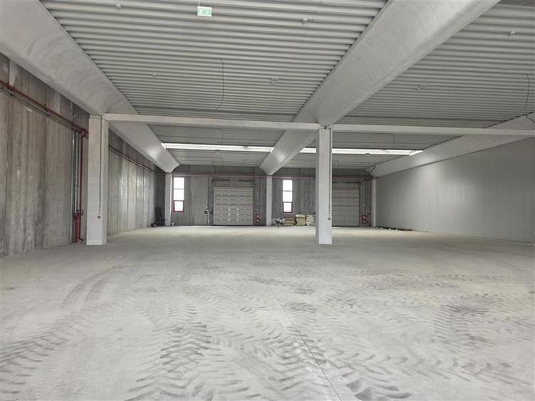 Spațiu industrial, de 300 mp, în Central