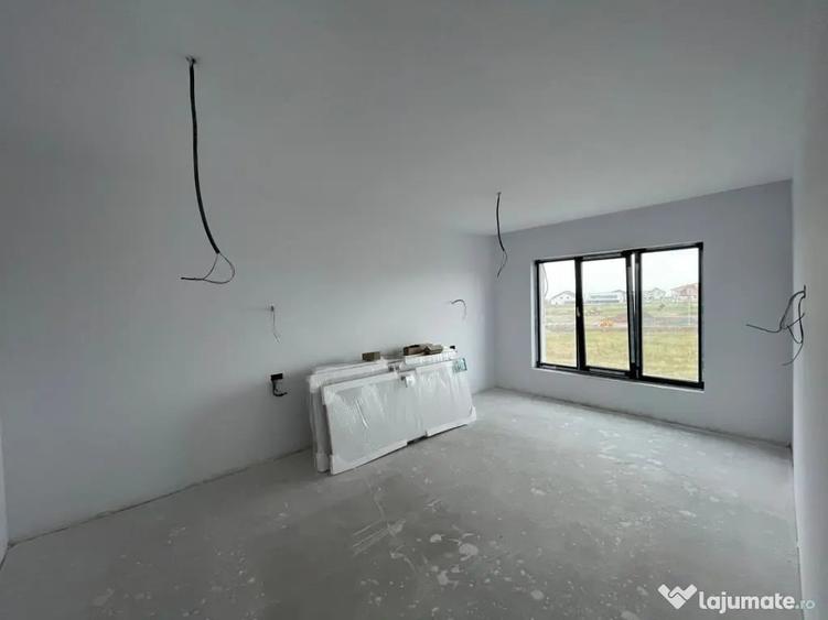 Casă cu 5 camere cu Teren 599 Mp în Giarmata