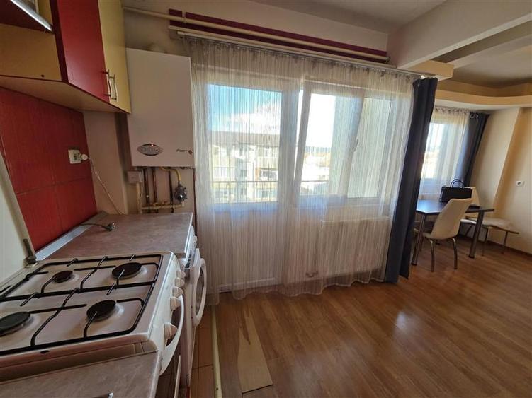 Apartament cu 2 camere decomandat, mobilat în Central