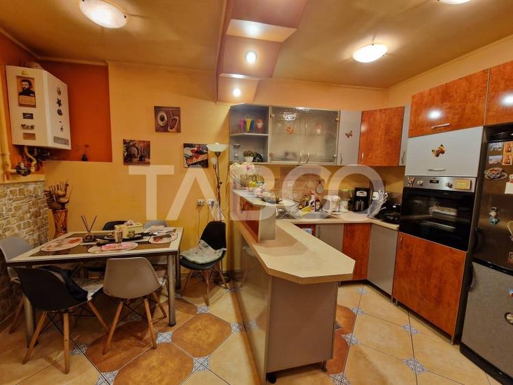 Apartament cu 4 camere semidecomandat, mobilat în Ultracentral