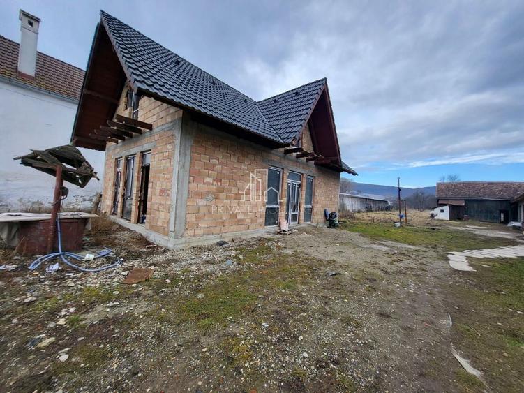 Casă individuală cu 3 camere cu Canalizare în Brădeni
