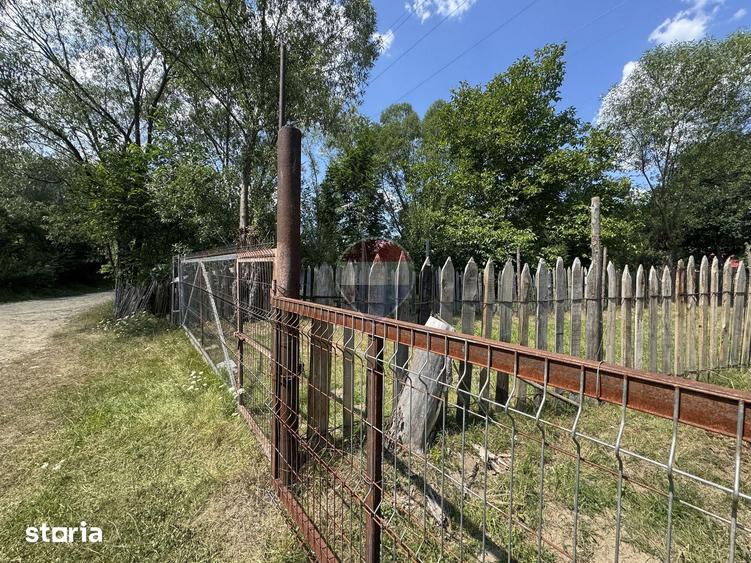 Teren de 2860 mp, în Borca
