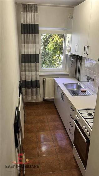 Apartament cu 2 camere semidecomandat în 7 Noiembrie