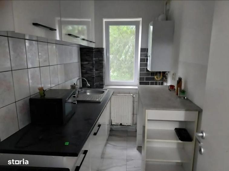 Apartament cu 3 camere în Săsar