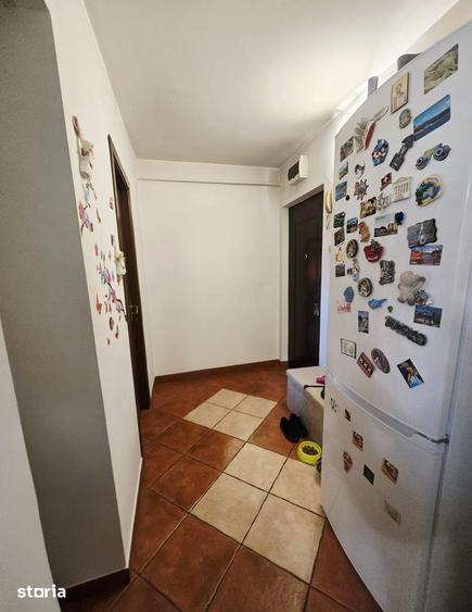 Apartament cu 2 camere semidecomandat în Podu Roș