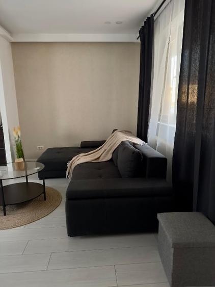 Casă cu 4 camere cu Garaj în Tunari