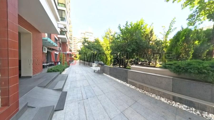 Apartament cu 2 camere semidecomandat, mobilat în Tei