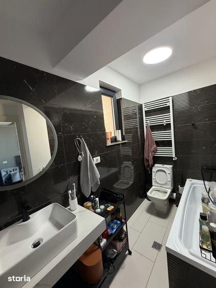 Casă cu 5 camere cu Teren 165 Mp în Central