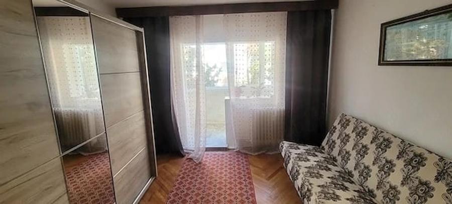 Apartament cu 2 camere semidecomandat în Lipovei