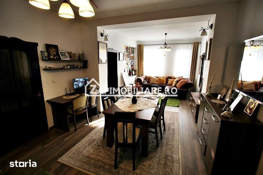 Casă cu 8 camere cu Teren 1100 Mp în Sântana de Mureș