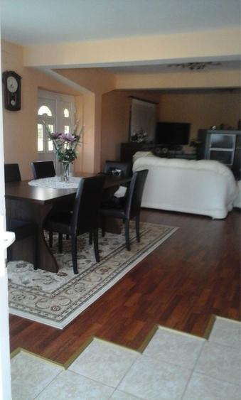Casă cu 4 camere în Central