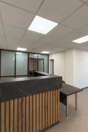 Spațiu comercial, de 120 mp, în Romană