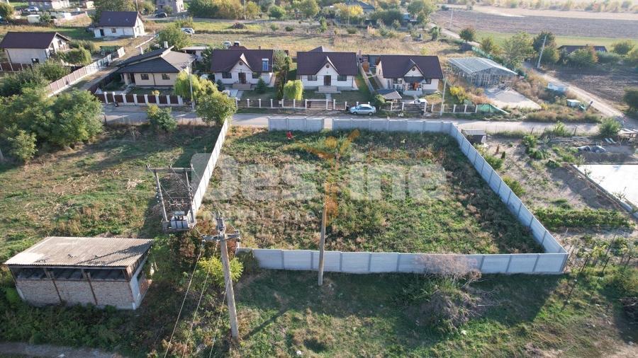 Teren Construcții intravilan de 1000 mp, în Aroneanu